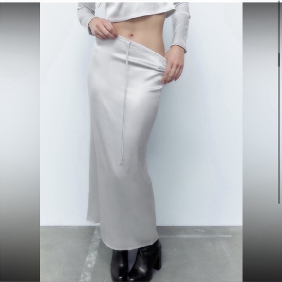Zara Sunning Silver Co-ord & Matching Set of midi length skirt & crop top🔥🔥 - Picture 7 of 9